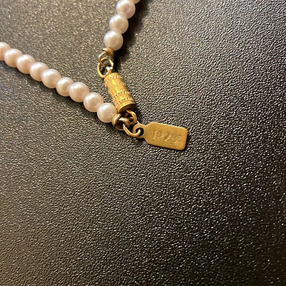 1928 Pearl Bead Necklace - Picture 2 of 2